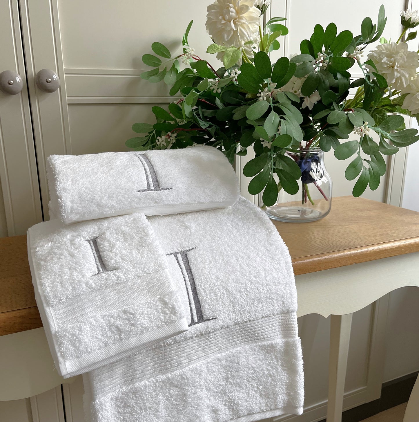 Juego de toallas blancas personalizadas para baño