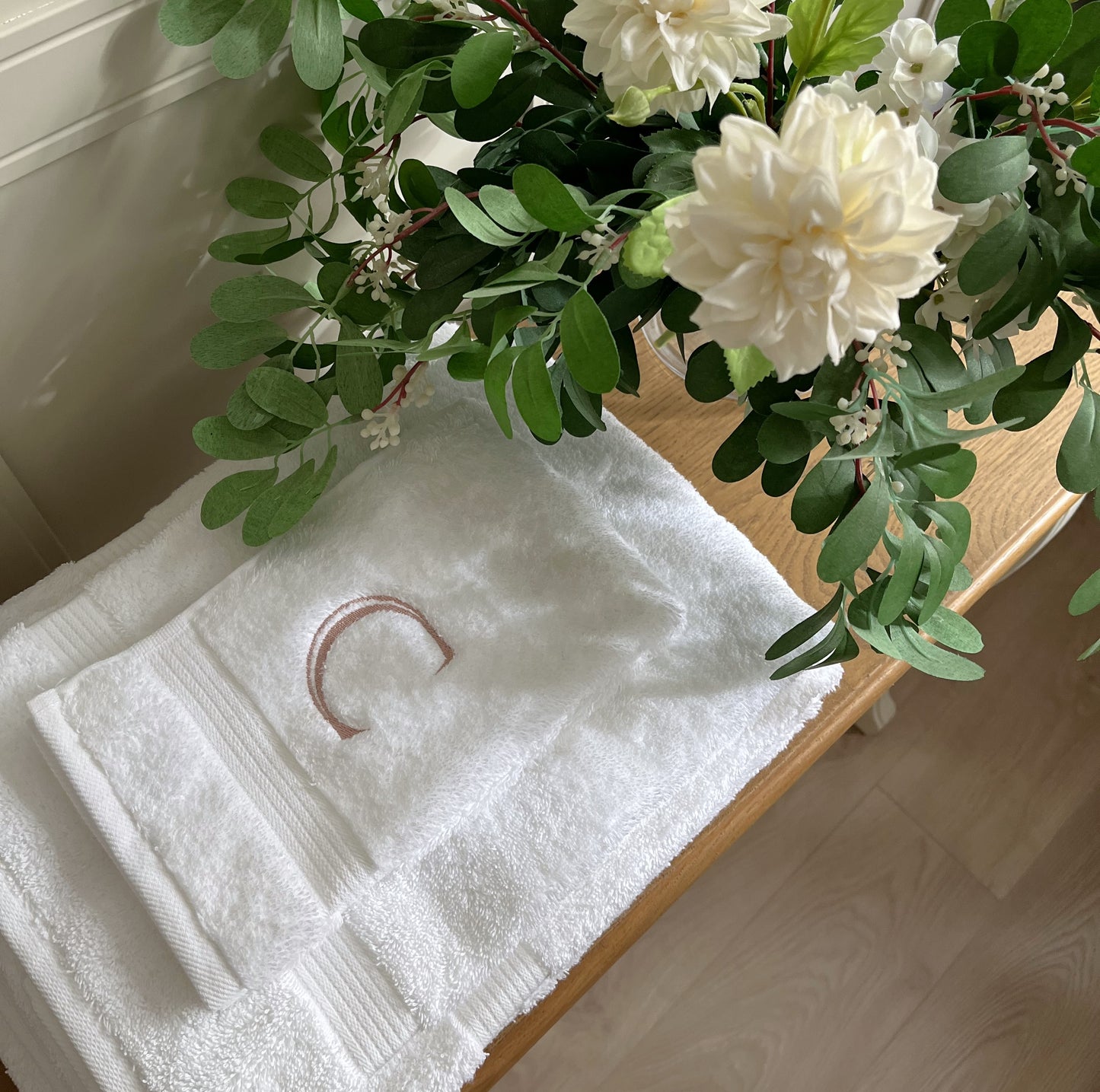 Juego de toallas blancas personalizadas para baño