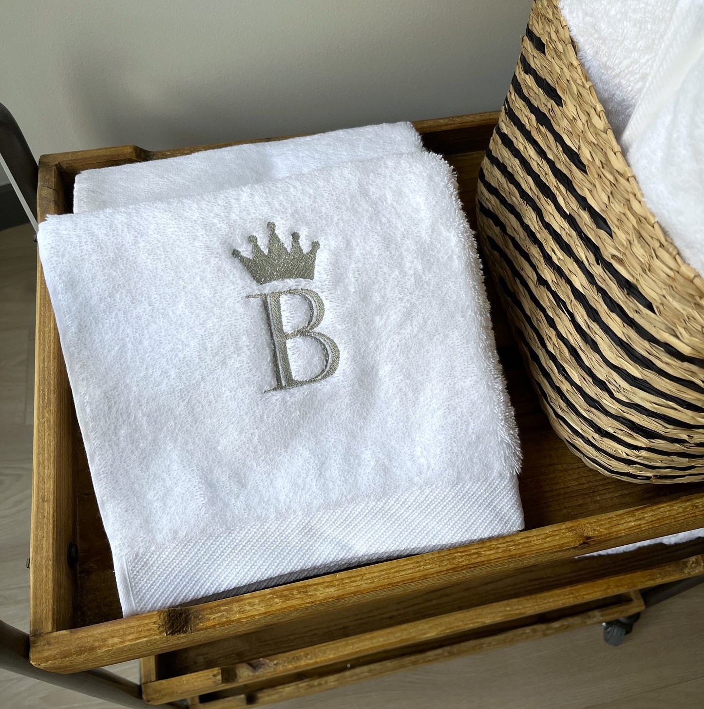 toalla lavabo manos blanca personalizada con bordado de iniciales